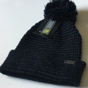 IGLOOS RkTEK WOMENS KNIT BEANIE REFLECTIVE KNIT TECHNOLOGY BLACK W/ POM NWT